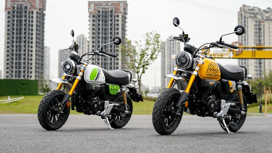 银钢"蜜獾"新车试驾,迷你摩托车也能玩性十足!-爱卡汽车爱咖号