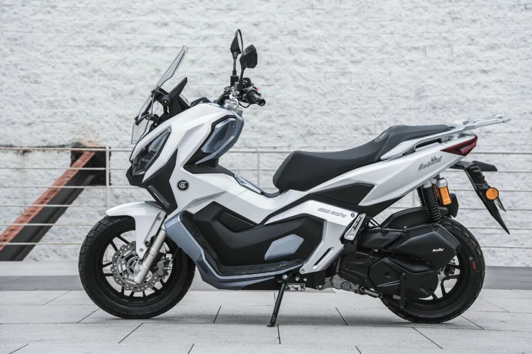 嘉陵cat 150t山猫adv踏板上市,标配无钥匙启动-爱卡汽车爱咖号
