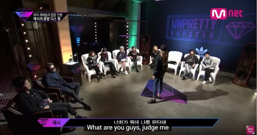 坦白隆胸、整容沒在怕！魔鬼身材女 Rapper 連泫雅見到她都要叫「姐」！