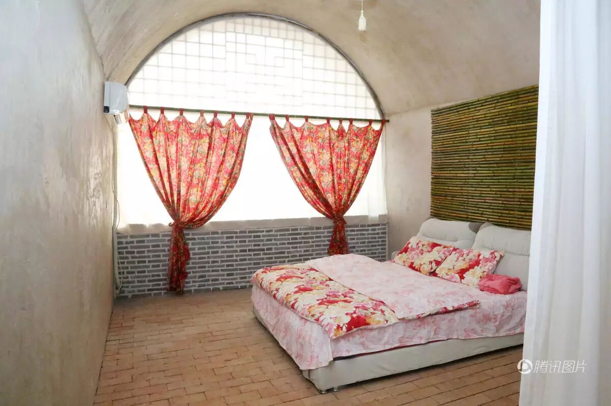 【人物】荥阳住着一位80后美女弃百万豪宅回农村种地住窑洞