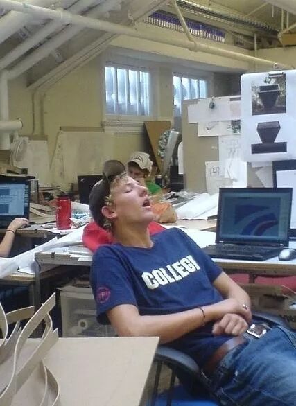 有一种职业叫设计师，有一种行为叫加班，有一种感觉叫还活着......