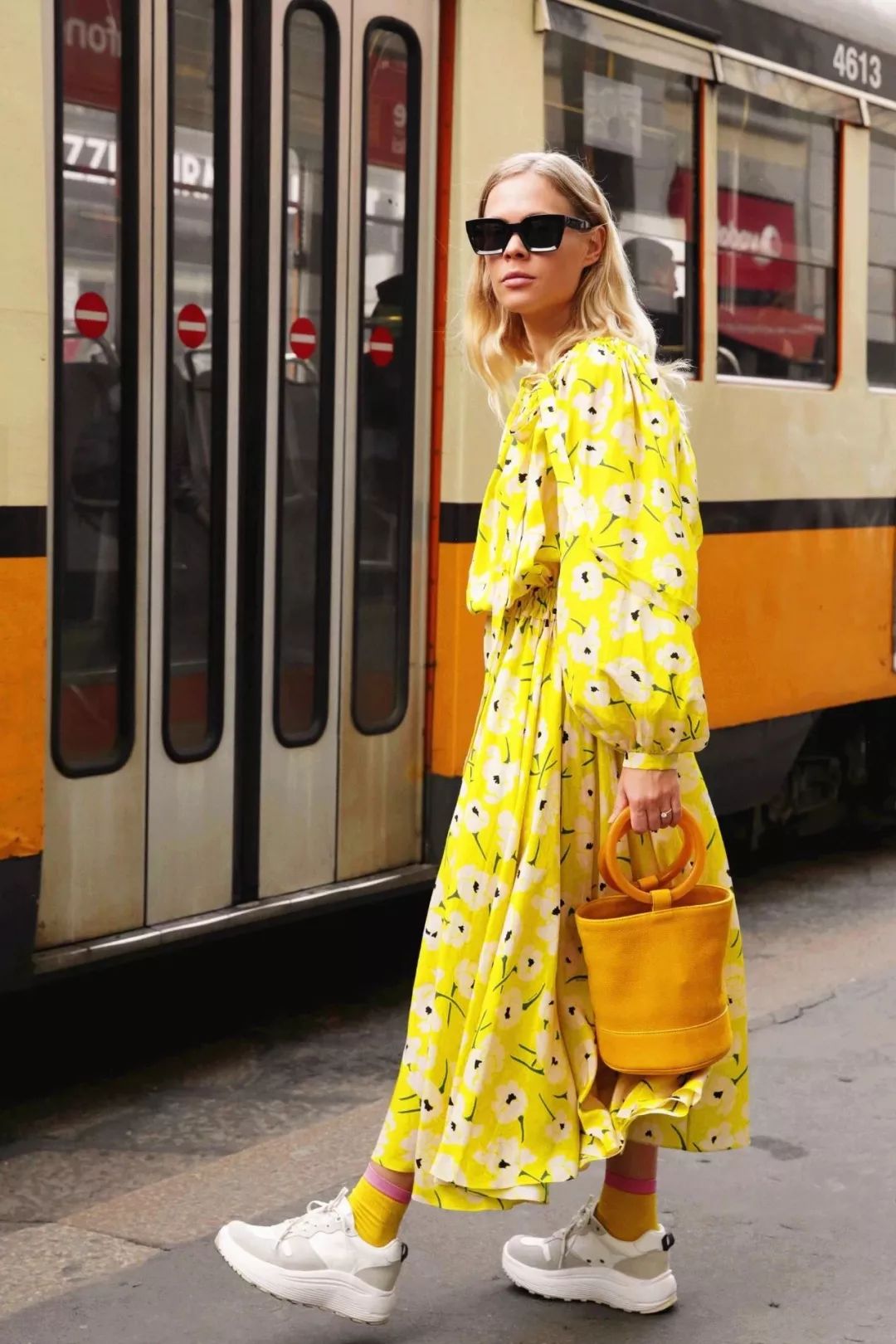 靚麗而明媚的黃色，才是這個夏天最養眼時髦的打開方式！ 時尚 第25張