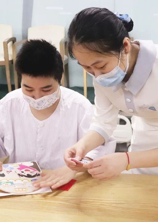 成都顾连锦宸康复医院端午节患者活动