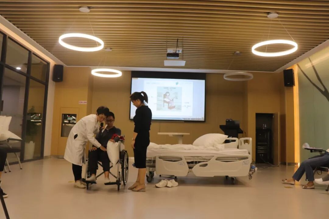 川-港康复护理人才培养计划第一期护理培训在成都顾连康复医院圆满举行