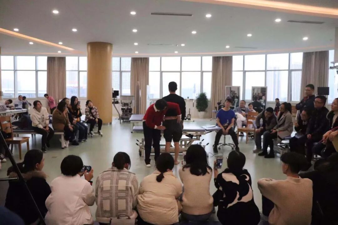 顾连医疗·香港理工大康复治疗师培训计划第一期《下肢功能评估与治疗》在成都顾连康复医院圆满举行