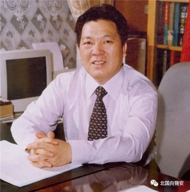 前山西“首富”被2100万悬赏！10年烧掉125亿，5000万摆席娶女明星(图3)