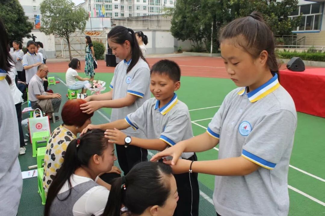 虢镇初中盛大举行2019级学生励志教育报告会