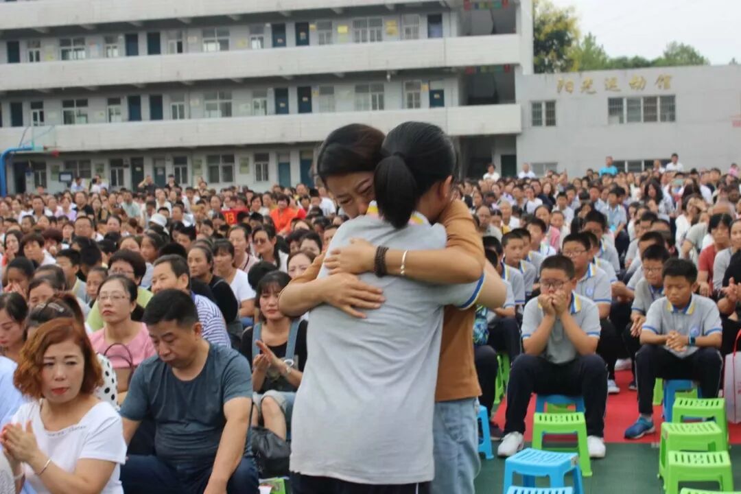 虢镇初中盛大举行2019级学生励志教育报告会