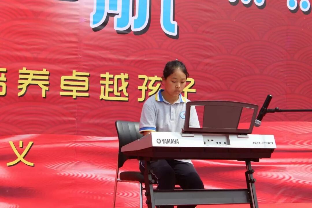 虢镇初中盛大举行2019级学生励志教育报告会