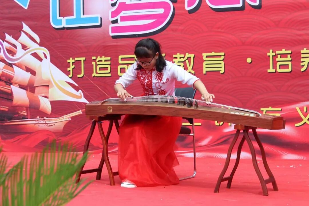 虢镇初中盛大举行2019级学生励志教育报告会