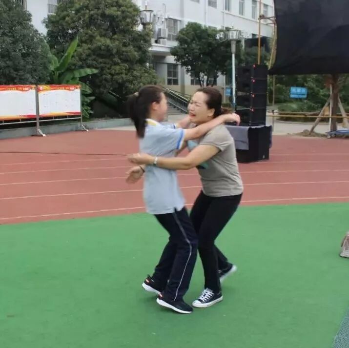 虢镇初中盛大举行2019级学生励志教育报告会