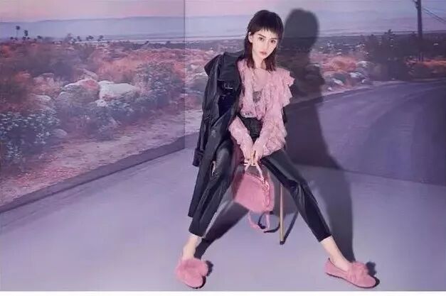 楊穎的 新髮型真夠霸氣！狗啃瀏海搭配復古潮裝，比之前更有氣質了 時尚 第3張