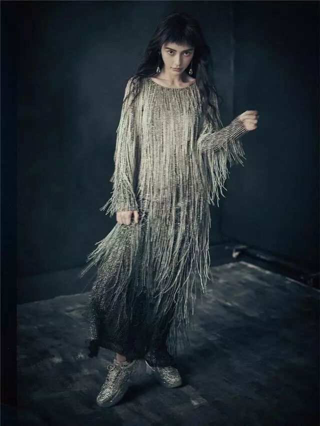 楊穎的 新髮型真夠霸氣！狗啃瀏海搭配復古潮裝，比之前更有氣質了 時尚 第21張