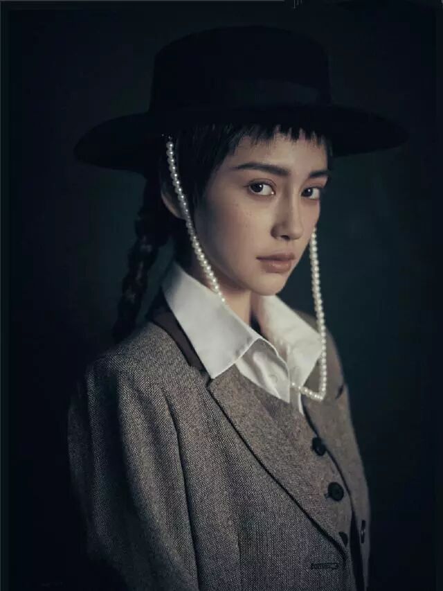 楊穎的 新髮型真夠霸氣！狗啃瀏海搭配復古潮裝，比之前更有氣質了 時尚 第11張