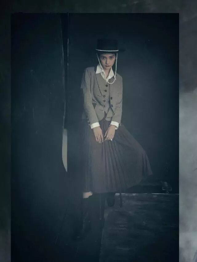 楊穎的 新髮型真夠霸氣！狗啃瀏海搭配復古潮裝，比之前更有氣質了 時尚 第9張