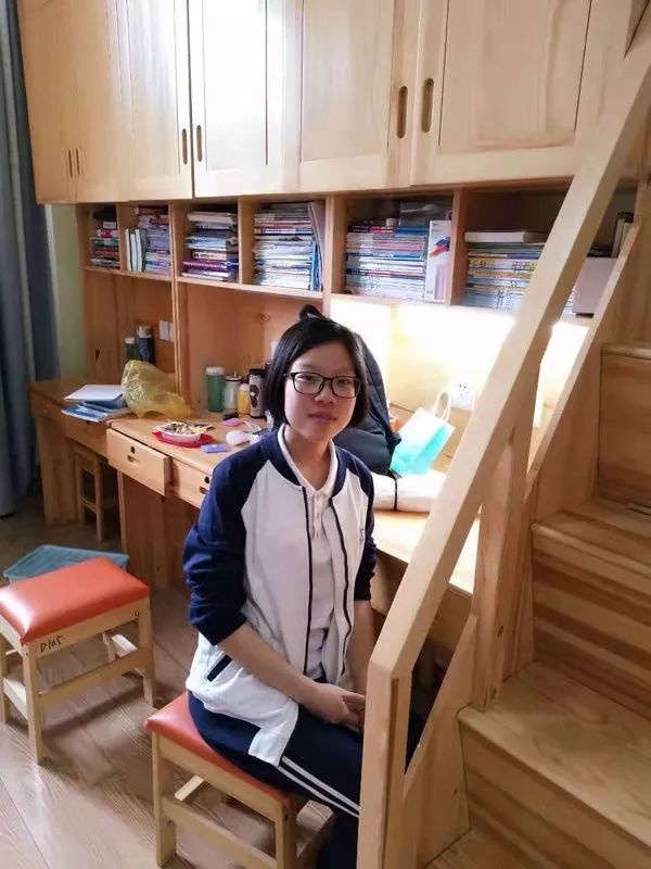 高考打滿分的人有哪些_高考考滿分的女孩_高考700分數(shù)學滿分男孩稱愛打游戲