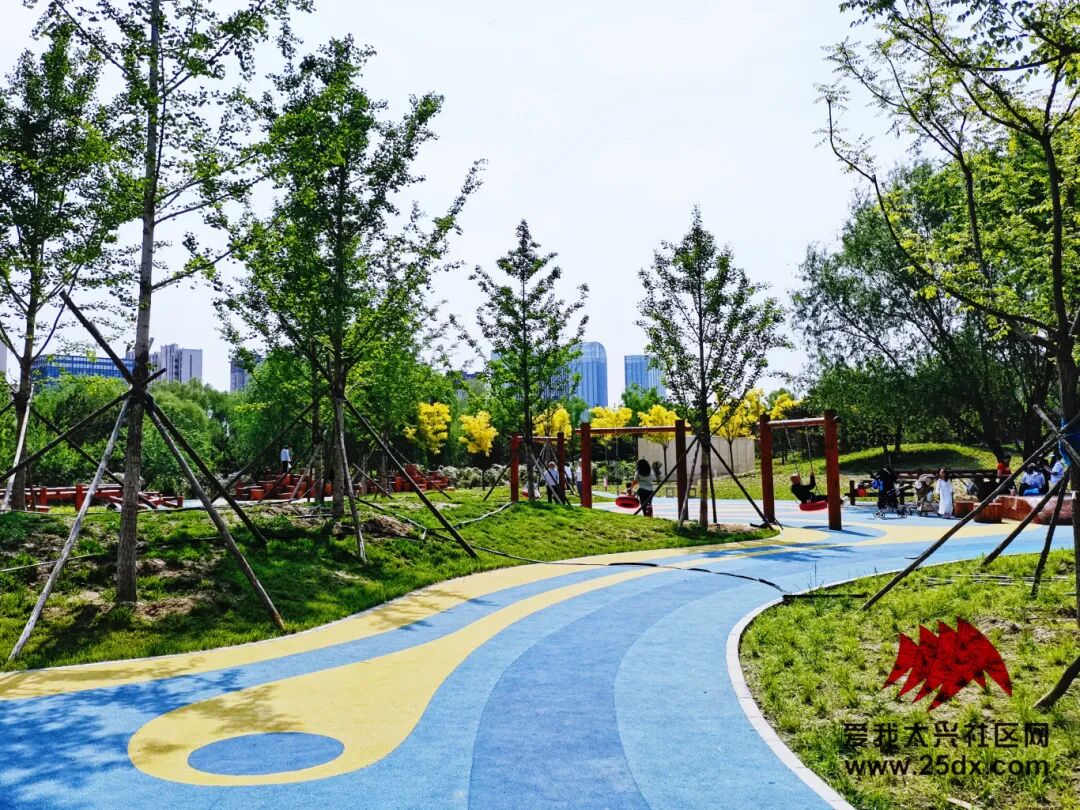 大公园很适合遛娃健身休闲到了夏天也是亲近自然带娃玩水的好去处驾车