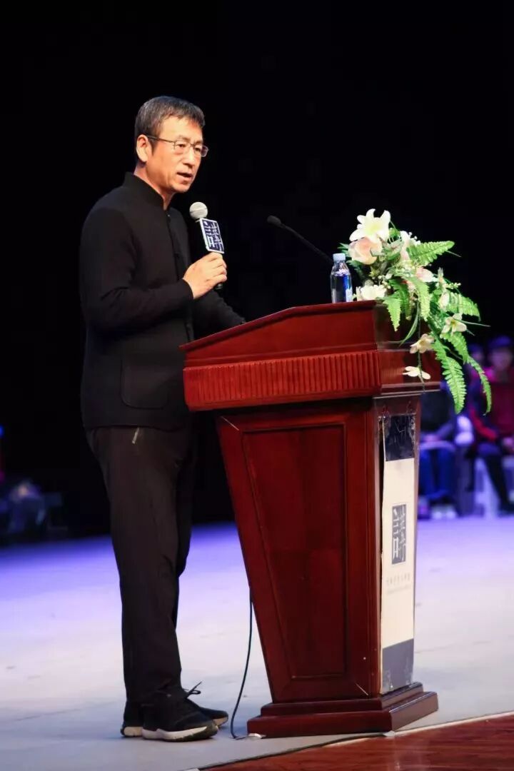 白岩松：“只顾着攒钱，不如快去养生吧！”