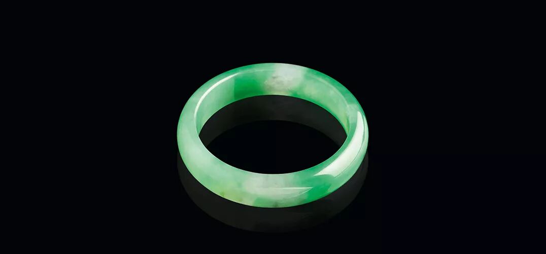 翡翠“一镯二牌三把件”