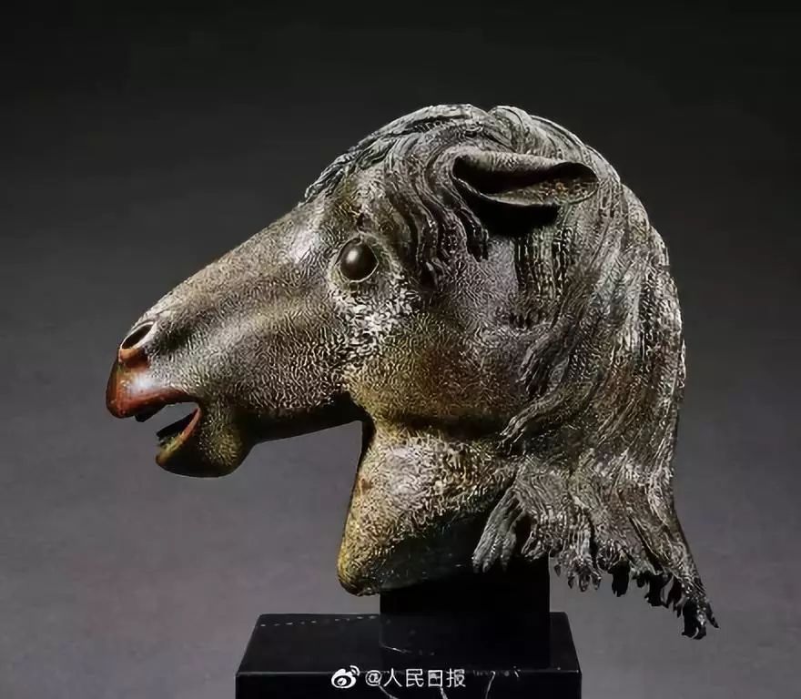 马云希望双11放假；圆明园马首回归；睡前玩手机增加抑郁风险(图4)