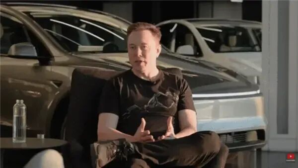 马斯克爆猛料：10 年内上班全自愿！特斯拉三大杀器颠覆世界，传统车企成恐龙？