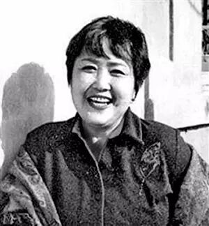 她的一席话，把自我感觉良好的北大学子们讲懵了：你们为什么活得这么无趣？！ ... ...