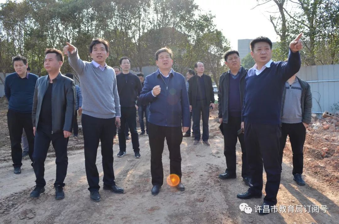 【调研】东城区管委会主任王保海到教育三年攻坚,创建人居环境奖学校