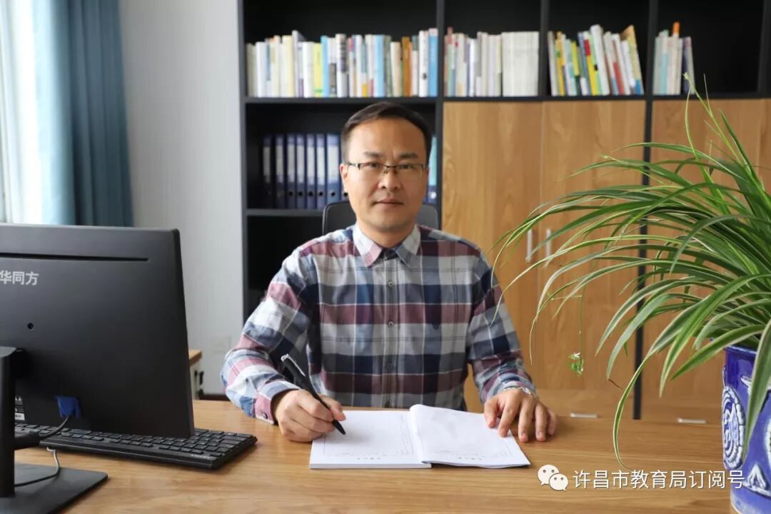 许昌高级中学教师赵小强许昌市第一中学教师蔡水英根据河南省中原名师