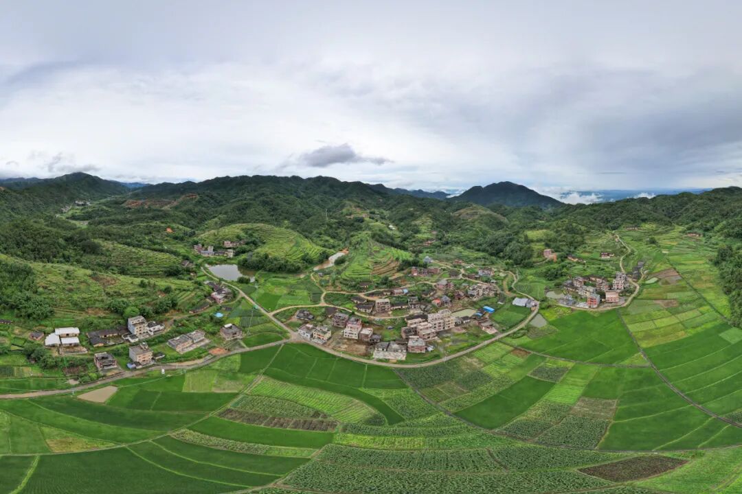 美丽罗定壮观泗纶镇双德瀑布迎来最佳观赏期