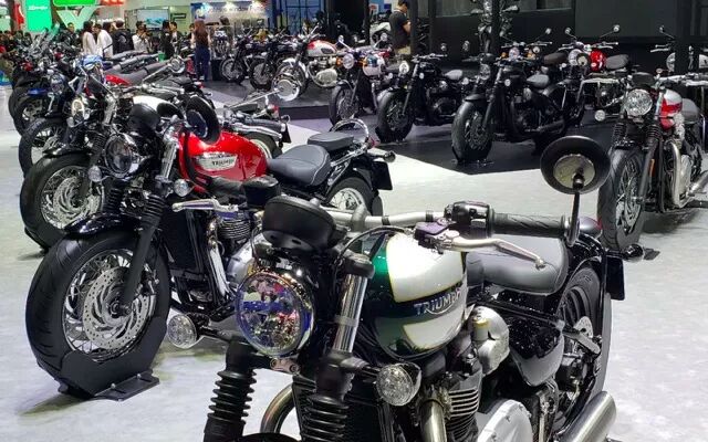 泰国车展现场：日系车称霸全场  摩托车实力抢镜