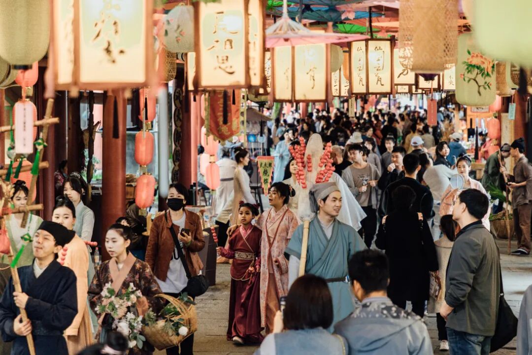 清明上河图-名画复活.jpg