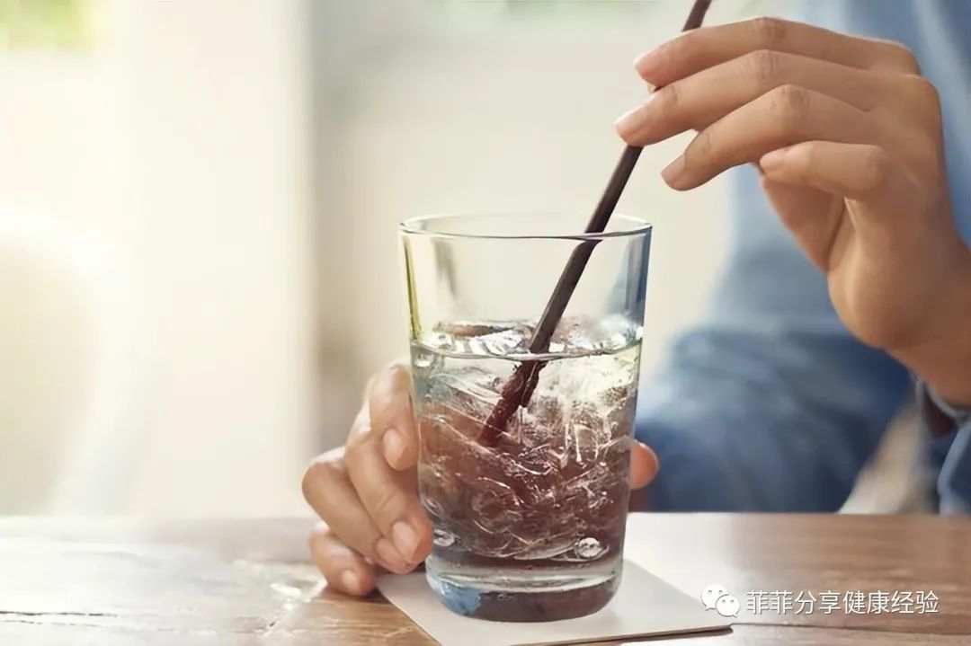 中国人不适合喝冰水？长期喝冰水的人，最后身体都怎样了？