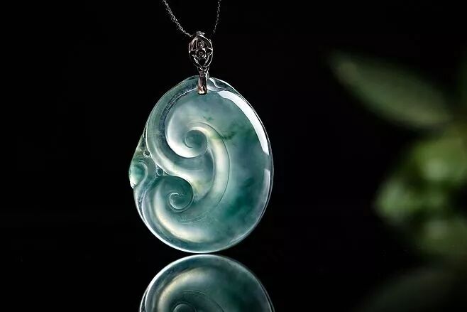 翡翠有三种“黑”