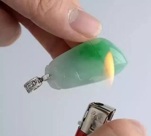 翡翠到底能承受得住多少度的高温？我们的翡翠，远比我们想象的坚