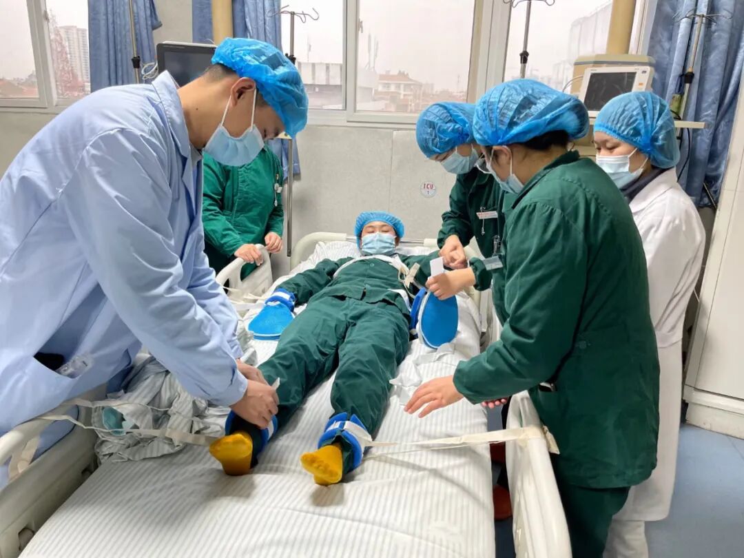 插管呼吸机有什么利弊ICU护士体验插管：终于知道病人有多难受了_https://www.jmylbn.com_新闻资讯_第2张