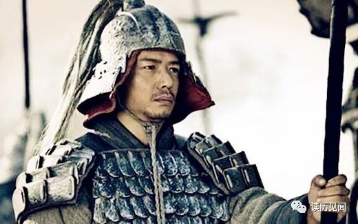 韩信打仗无往不胜，混官场却混丢脑袋，被贬官后的一句话他醒悟了