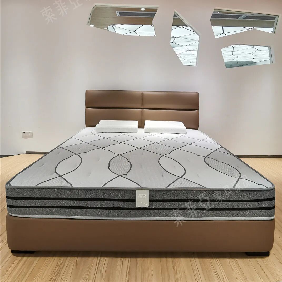 索菲亚家具,每天只睡4小时,有些人是身家百亿的大佬,有些人纯粹是睡不