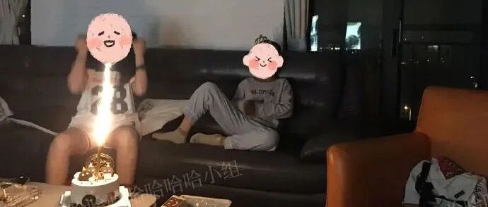 “女生拍照时一定要把腿并好!哈哈哈大型社死现场…”