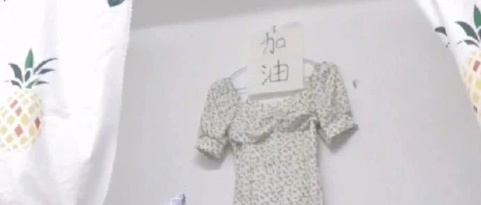 “当代女生为了激励自己减肥能有多拼??”哈哈哈哈哈好家伙学会了!