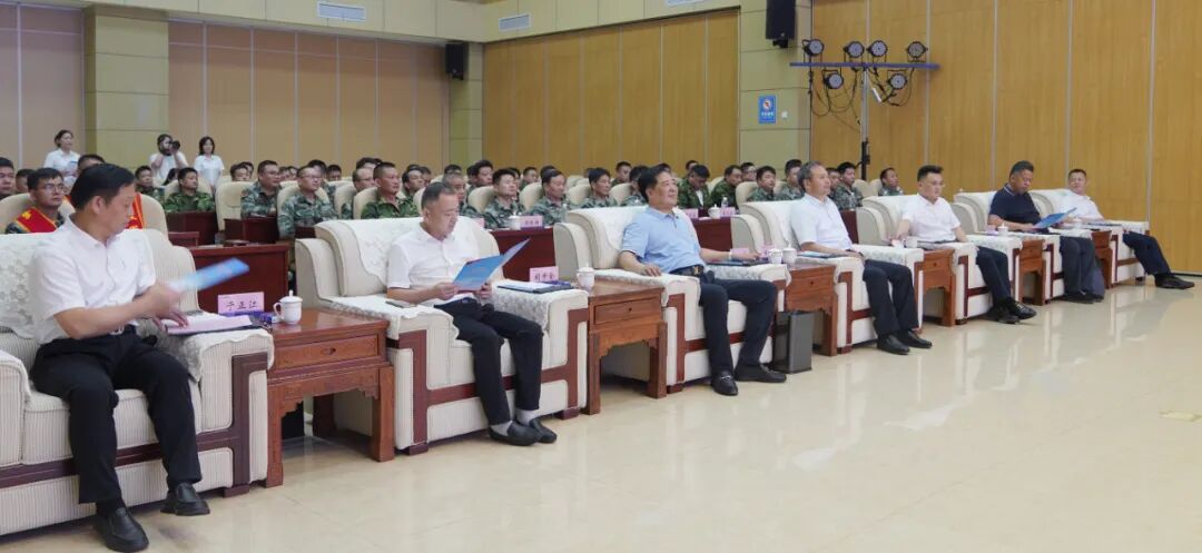 安徽天康集團(tuán)舉行慶祝建軍97周年暨“最美退役軍人、賢內(nèi)助、家庭頒獎儀式