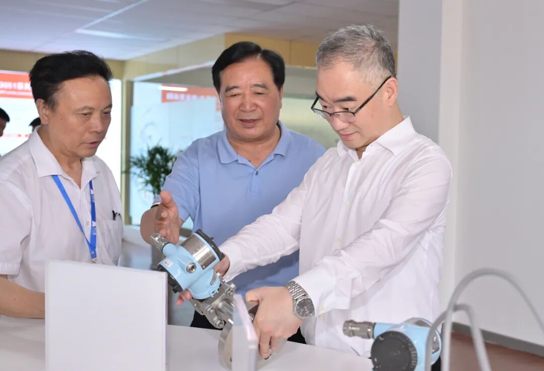 安徽省委副書記、省長王清憲蒞臨安徽天康集團調研工作