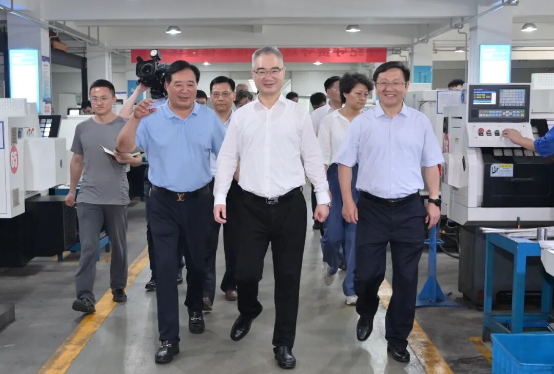 安徽省委副書記、省長王清憲蒞臨安徽天康集團調研工作