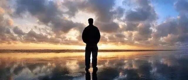 判断一个男人日后是富贵还是贫穷，从他身上这三个地方就能看出来