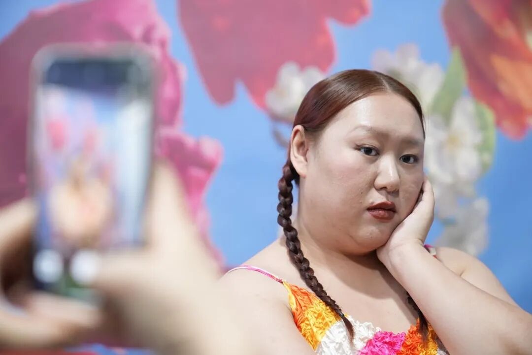 一个胖女孩的自救:体重200斤,我决定去当大码模特 - 十点人物志