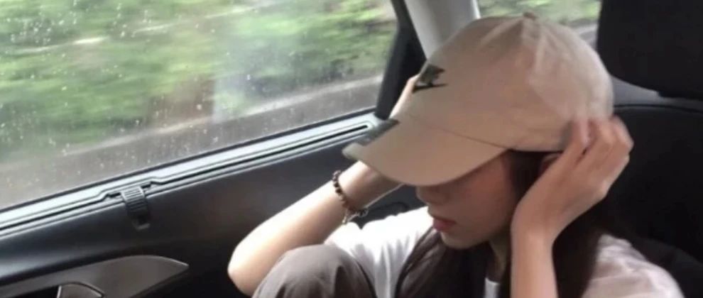 一夜爆火后，我不敢看新疆人的朋友圈