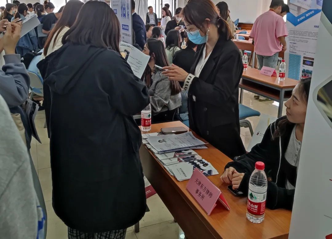 天津师范津沽学院宿舍_天津财经大学珠江学院怎么样_天津师范大学法学院