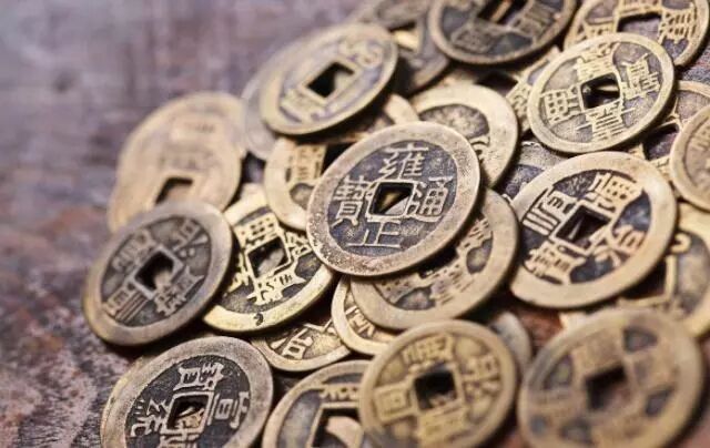 床头能放什么东西_床头放3样东西能辟邪_床头可以放什么辟邪