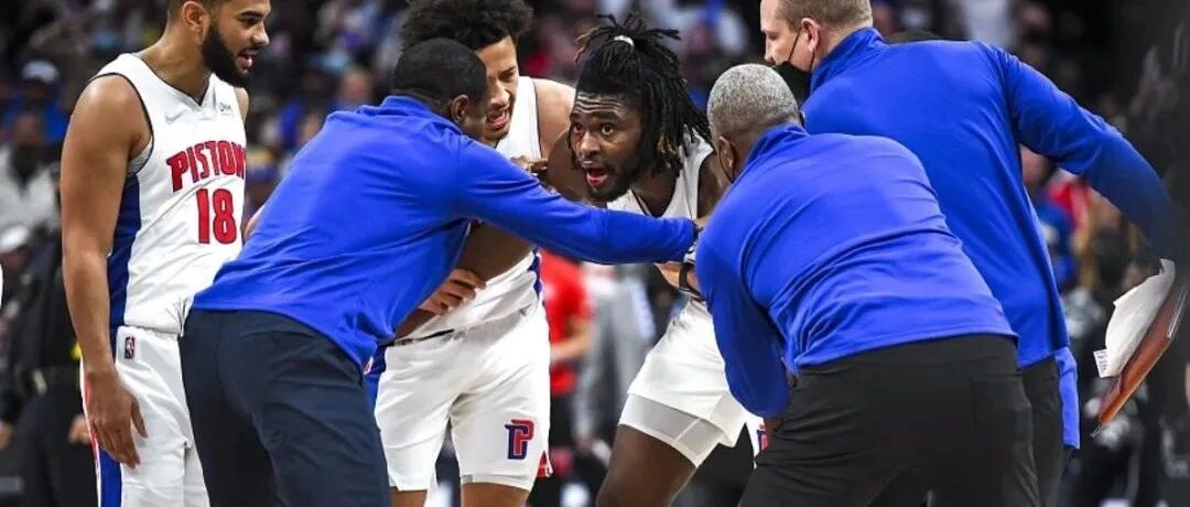 【徐静雨】詹姆斯怒锤斯图尔特，后者眼角迸裂血流满面，到底谁的错？