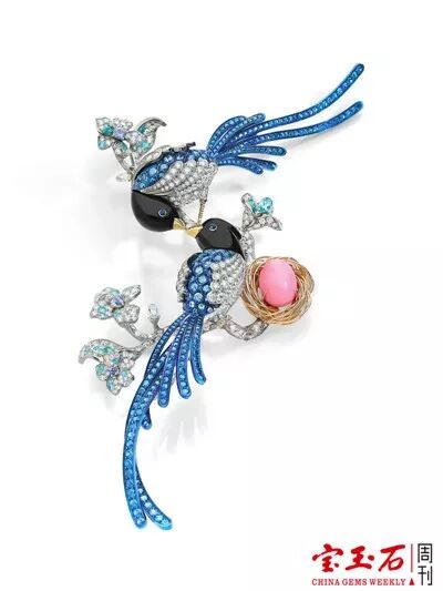 华裔珠宝艺术家ANNA HU年度大作“丝路音乐系列” 即将登陆香港苏富比秋季拍卖会 华裔珠宝艺术家ANNA HU年度大作“丝路音乐系列” 即将登陆香港苏富比秋季拍卖会