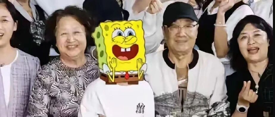 黄晓明带小海绵参加周岁宴,8岁小海绵大长腿像极了杨颖,基因真好